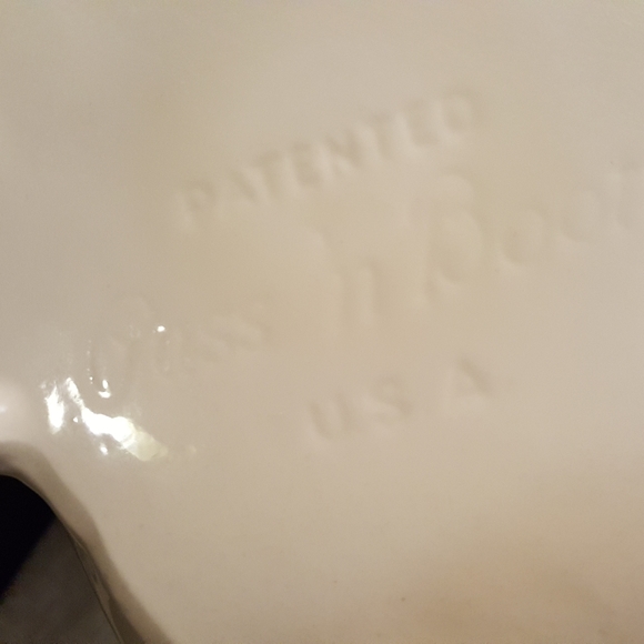 Vintage Shawnee Puss and Boots Cookie Jar with Salt and Pepper Shaker - Picture 8 of 13